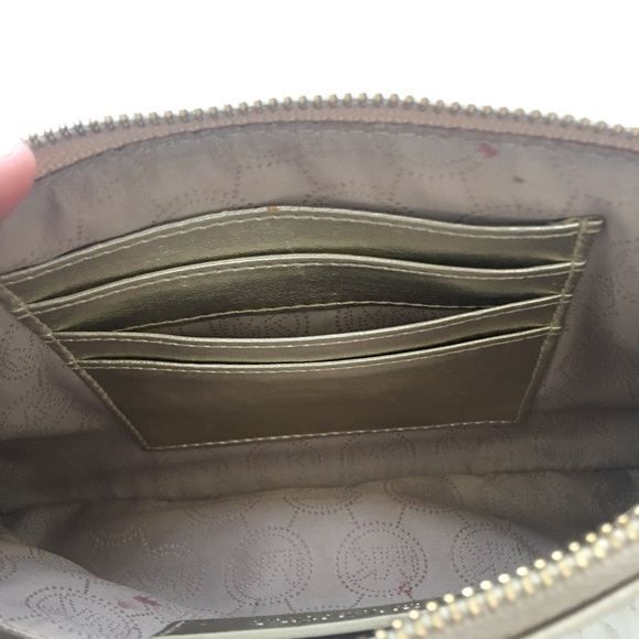 Michael Kors Gold Wristlet wallet bag - Picture 7 of 8